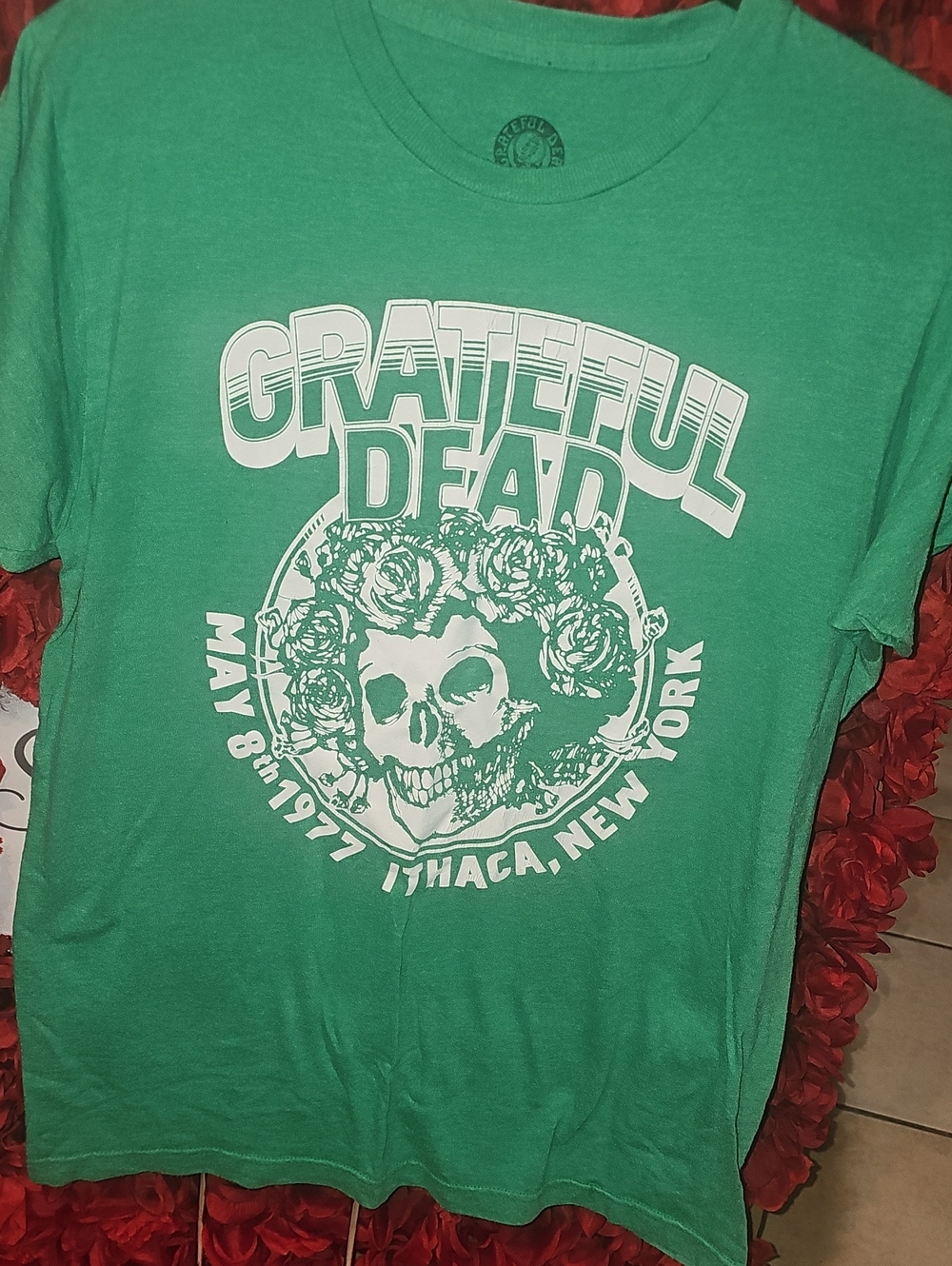 Grateful Dead Green and White Skull Roses Tee May 8, 1977 Size Medium